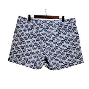 Liz Claiborne‎ Size 12 Classic Shorts Tropical Floral Safari White Blue FLAW